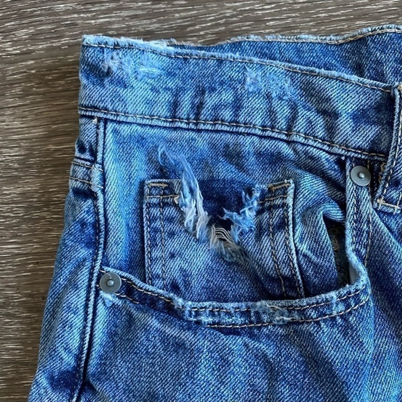 Chelsea and Violet distressed denim mom jeans.
Size 31 - Picture 7 of 14